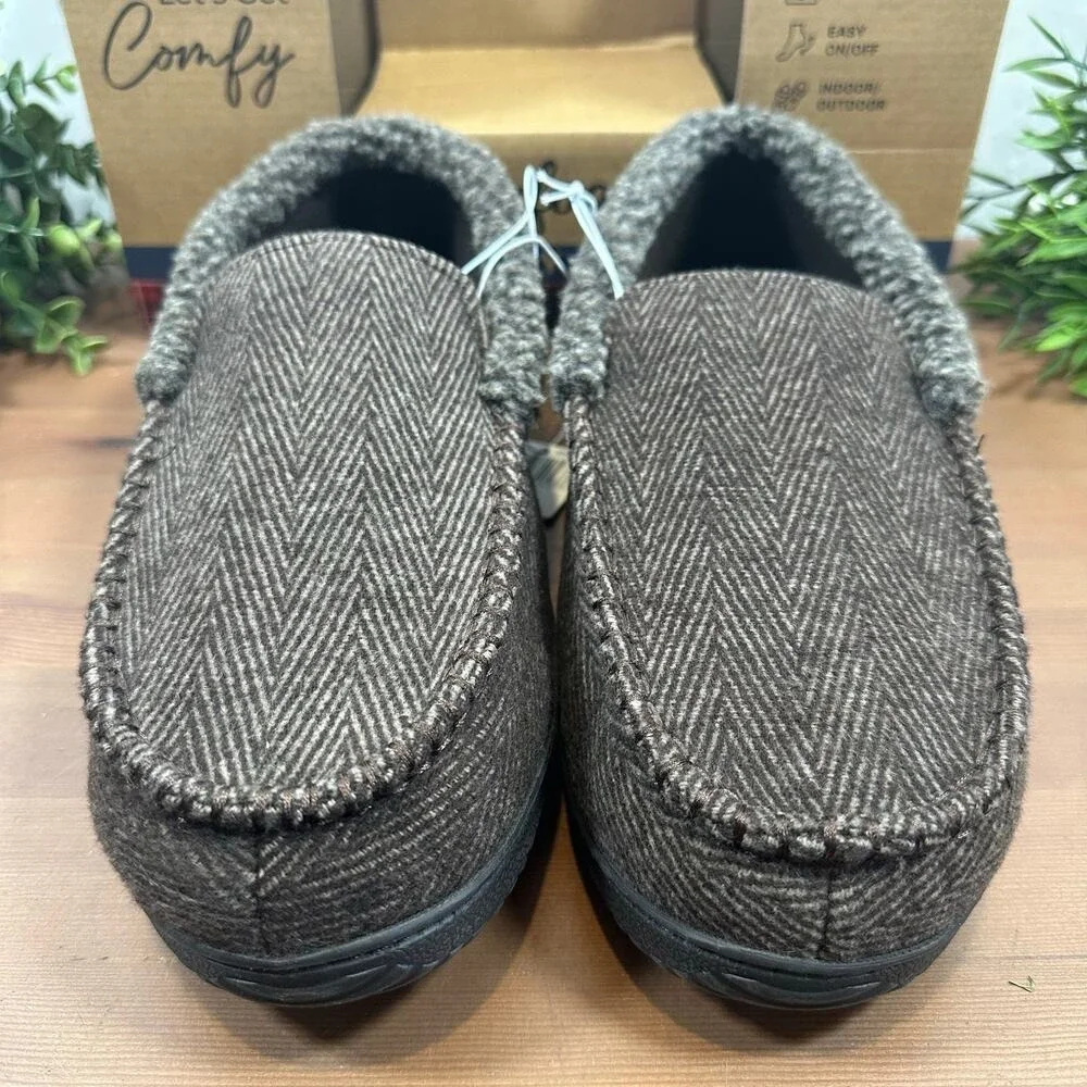 Dearfoams Men's Memory Foam Comfy Brown Slippers Size M (9-10)